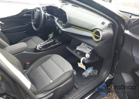 2025 Chevrolet Trax Fwd Lt z USA, uszkodzony, nr VIN KL77LHEP6SC134987